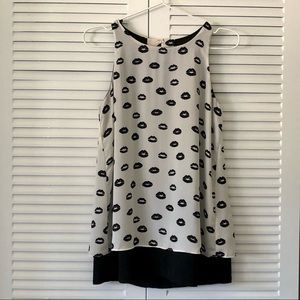 Sleeveless Swing Top - Black White Lipstick Print - Premise - XS